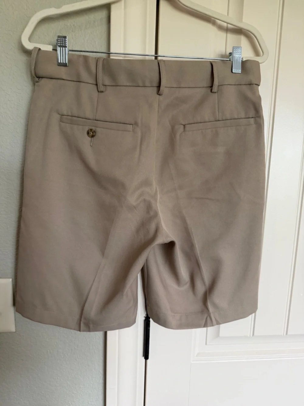 PGA TOUR Men’s Khaki Golf Shorts Size 32 Performance Stretch